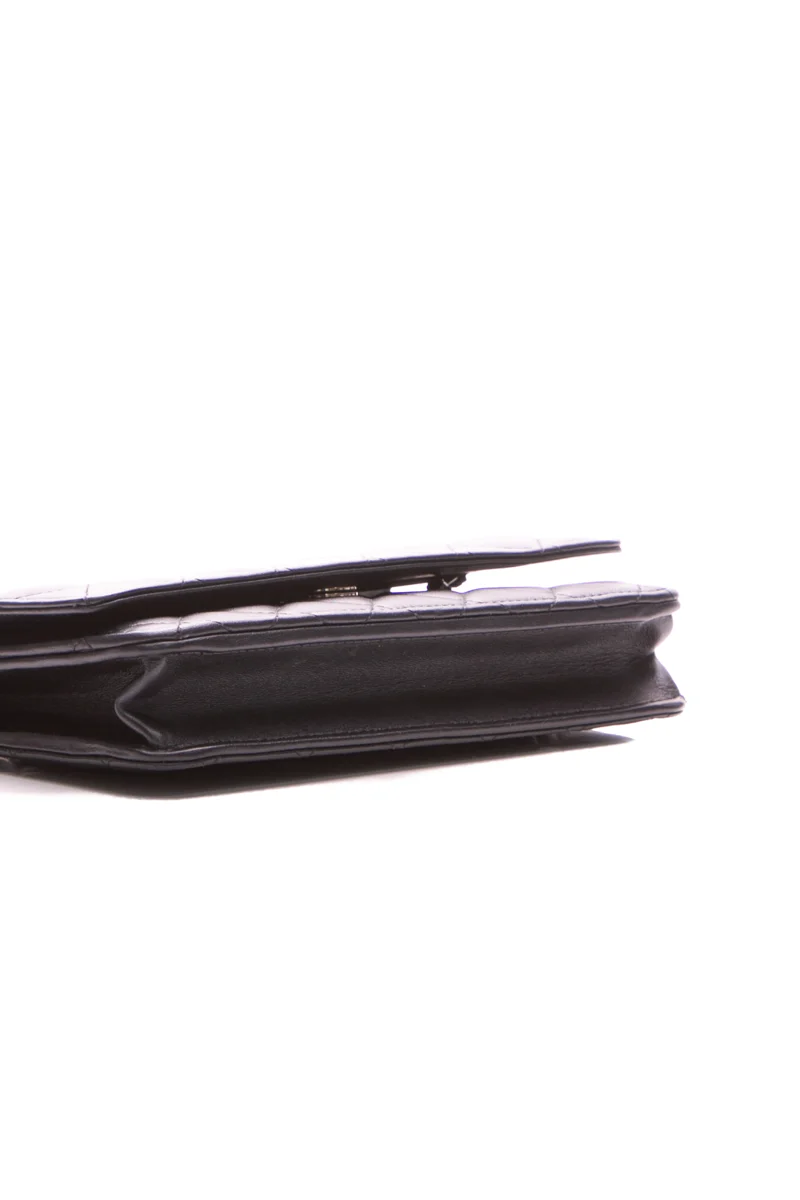 Pearl Wallet on Chain Bag - Image 4